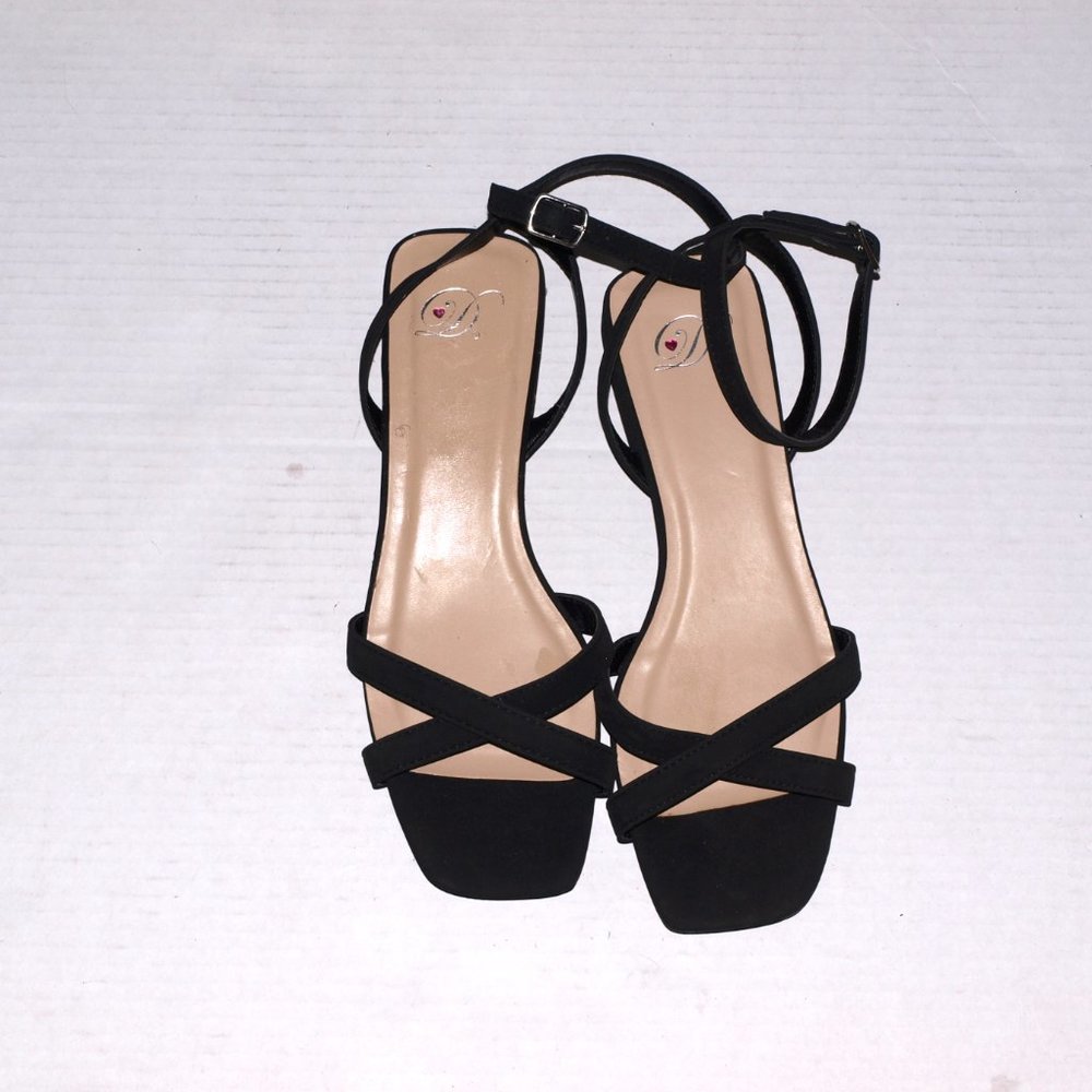 Women's Size 9 Black Strappy  1 1/4" Heel Sandals